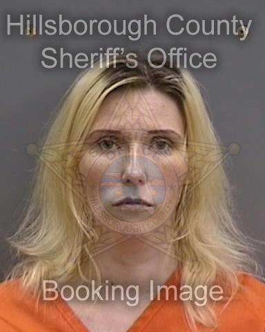 KARINA BENGA ALMAZON  Pics