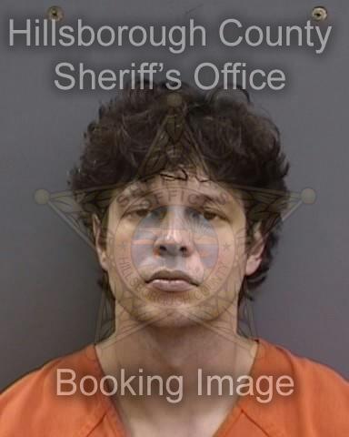 LEONARDO CASAES  Pics