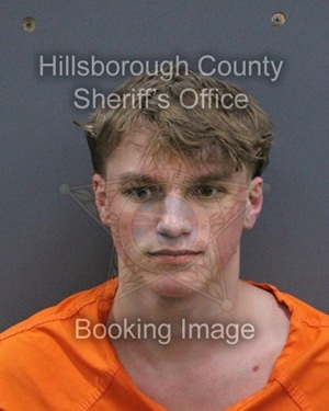 LOGAN WOLYNSKI  Pics